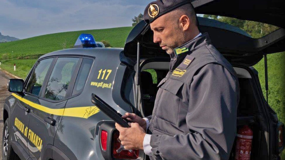 La GdF scopre 21 lavoratori in nero e 24 irregolari. La maggioranza dei casi a Omegna