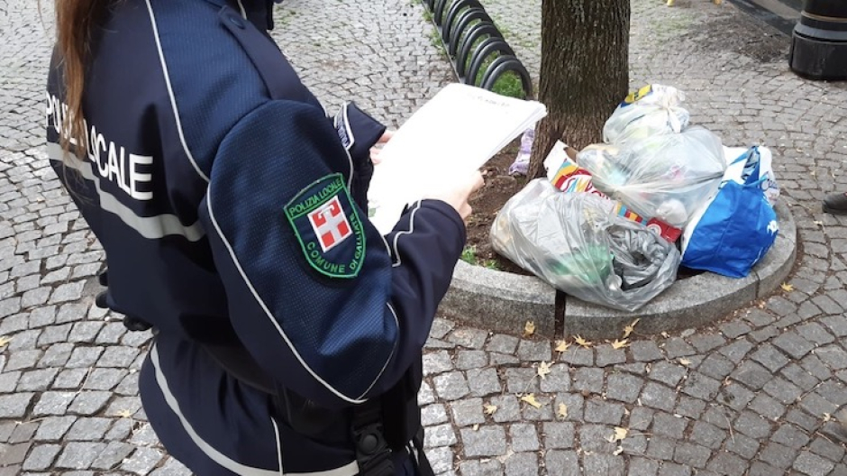 Galliate, controlli a conferimento dei rifiuti: tre irregolarità
