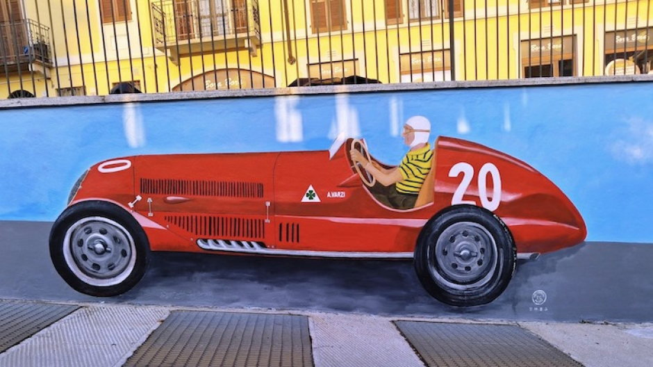 Galliate, inaugurato il murale dedicato ad Achille Varzi