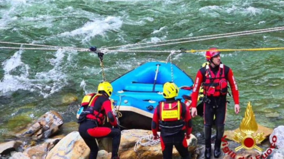 Esercitazione nautica per i vigili del fuoco di Biella e Vercelli