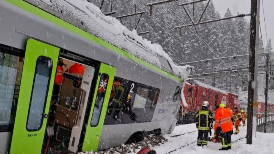 Treno deragliato nel Vallese: cinque feriti sulla linea del Lötschberg