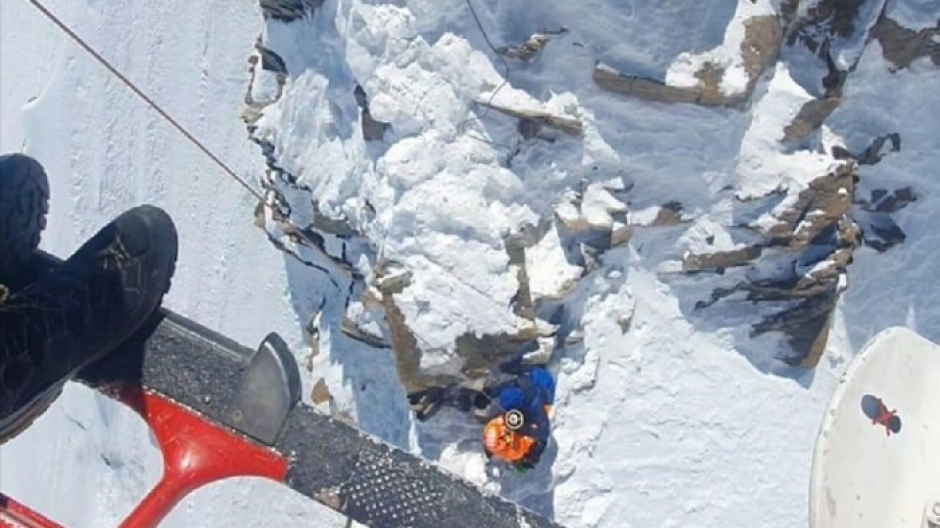 Finisce in un crepaccio mentre sale verso la Capanna Margherita