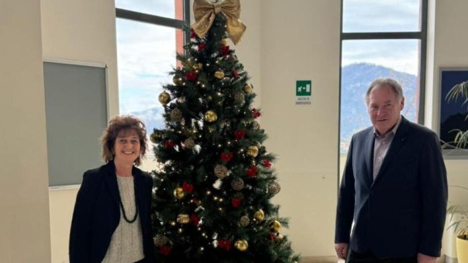 Accesi gli alberi di Natale agli ospedali di Borgosesia e Vercelli