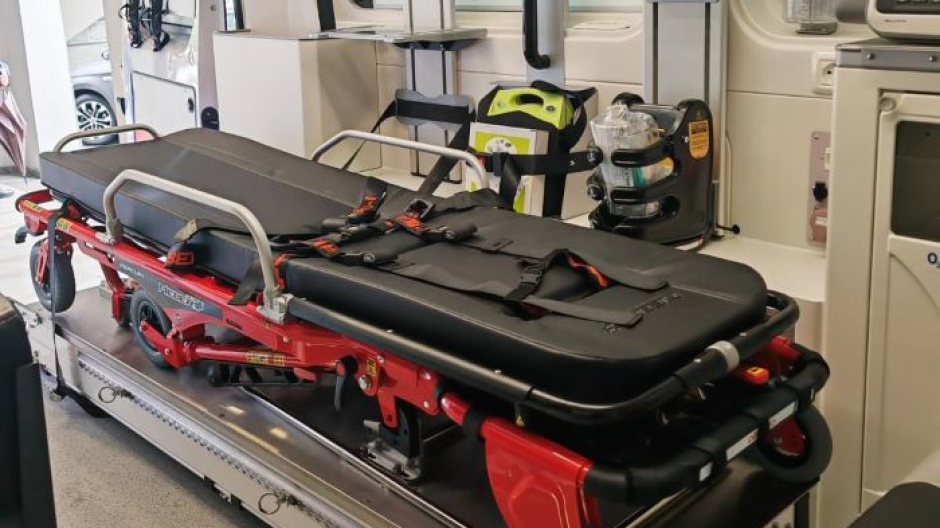 Scontro tra auto e scooter per anziani: muore un pensionato