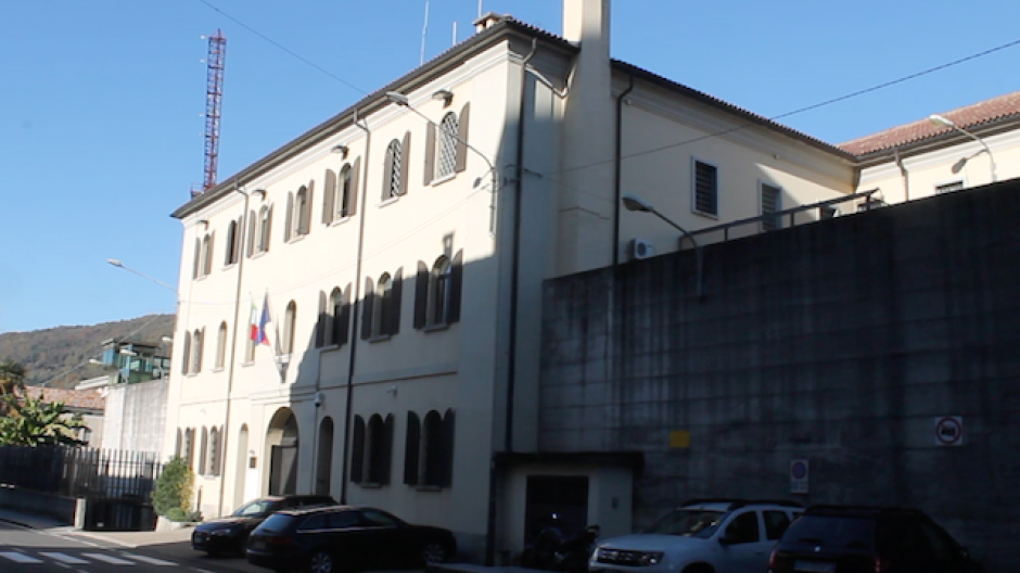 I detenuti creano moda sostenibile, la sfilata in carcere a Pallanza 