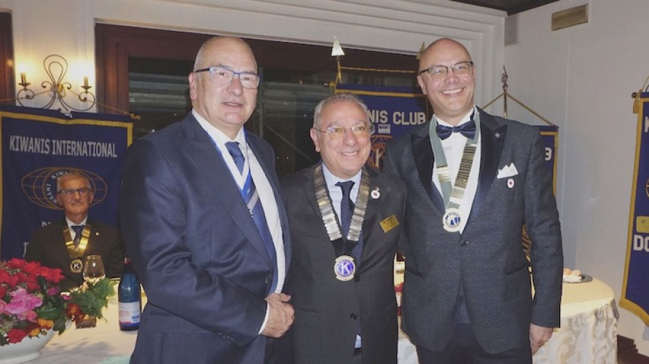 Kiwanis Club Borgomanero, cerimonia del cambio del collare tra luogotenenti