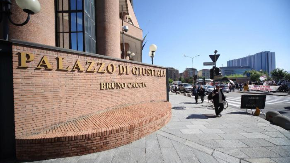 Falso ed esercizio abusivo della professione, l’avvocato ricorre in Appello