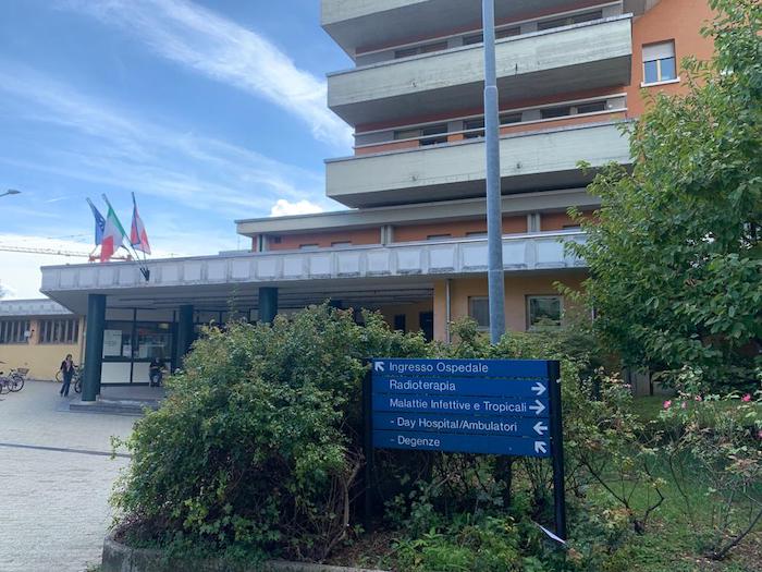 Un altro ginecologo lascia il Castelli: Casa Riformista chiede chiarezza sul reparto
